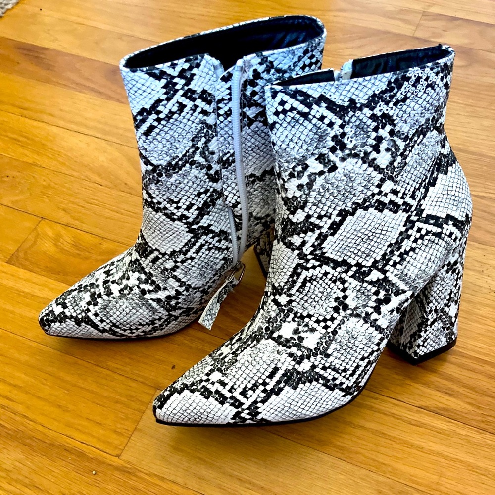 NEW Black and white snakeskin booties